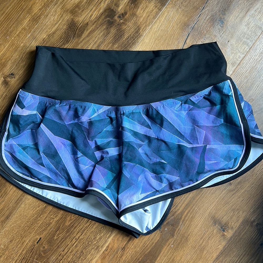 Lulu 🍋 shorts - SZ 12